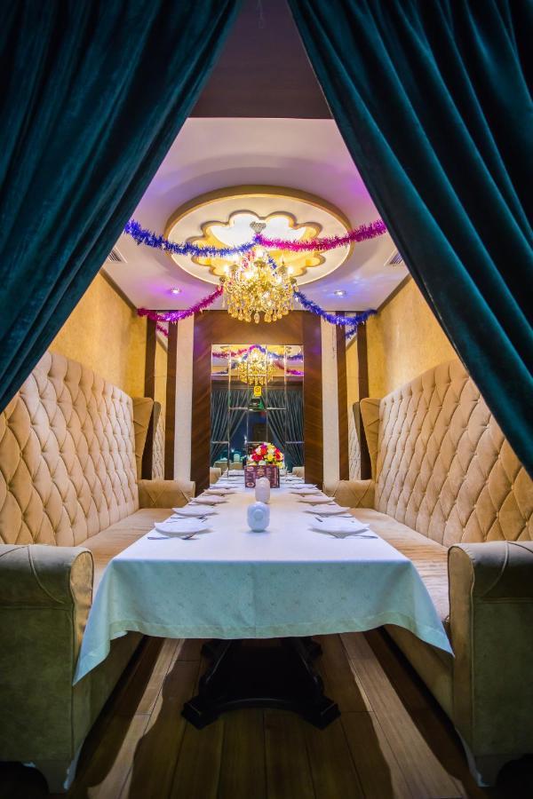Hotel Grand Capital Tashkent Ngoại thất bức ảnh