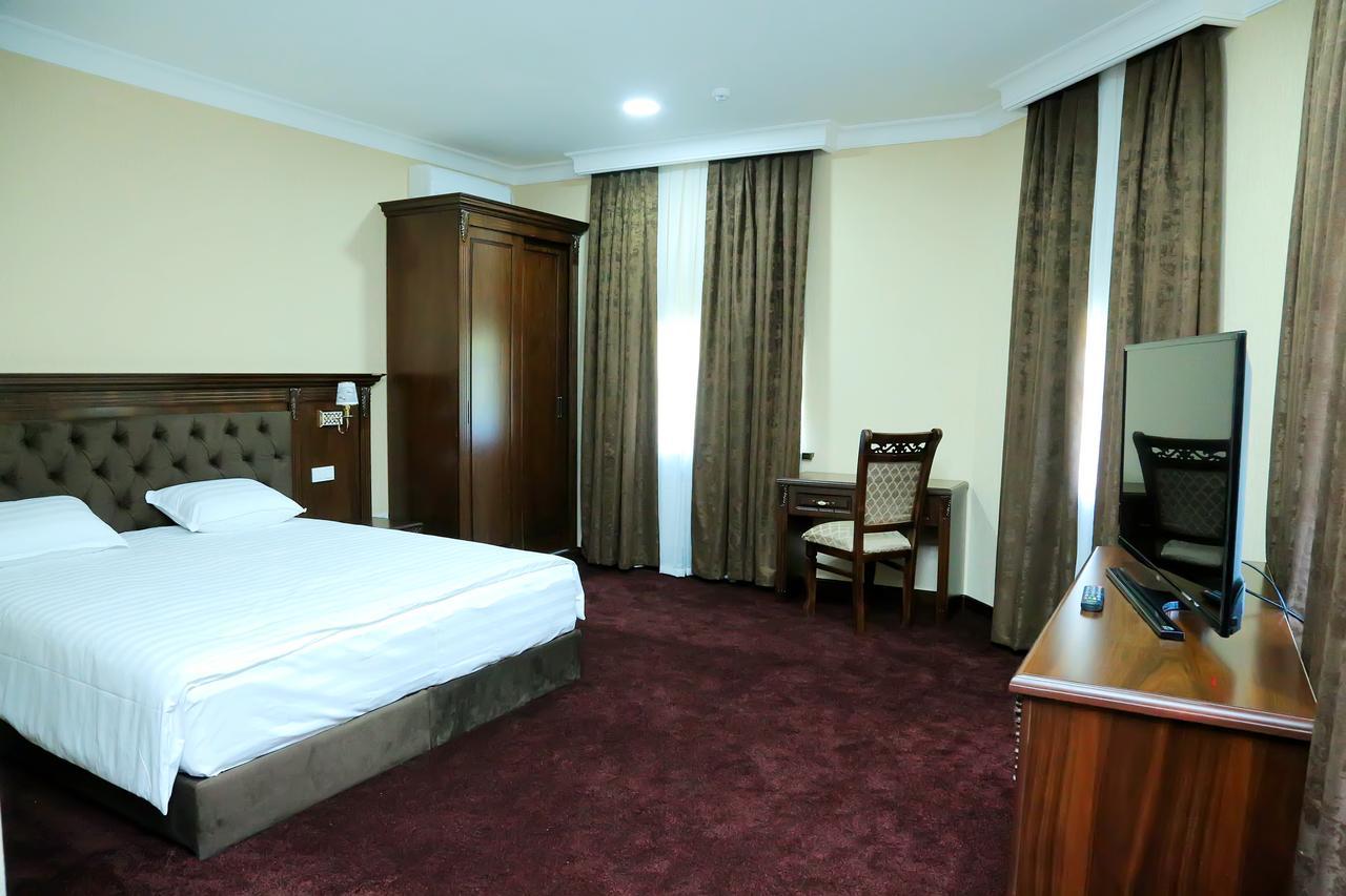 Hotel Grand Capital Tashkent Ngoại thất bức ảnh