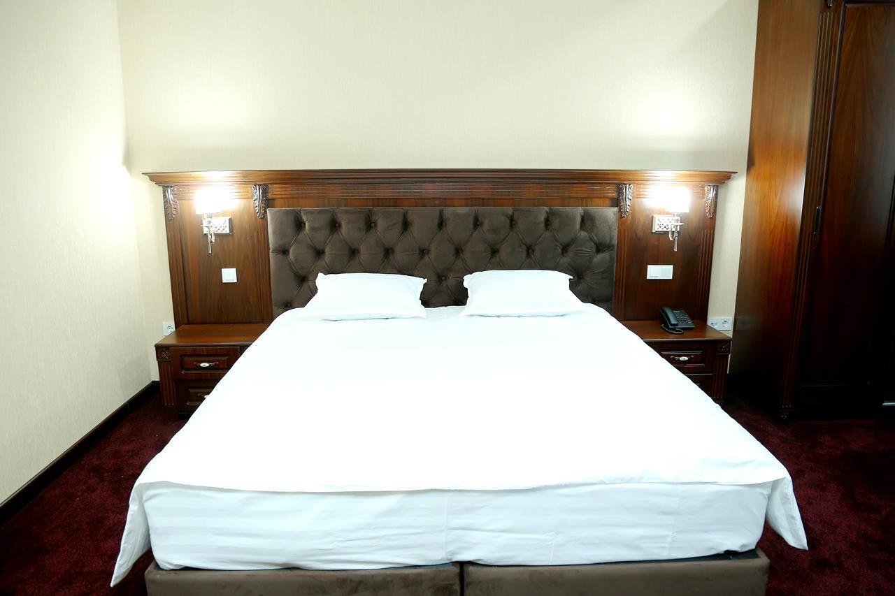 Hotel Grand Capital Tashkent Ngoại thất bức ảnh