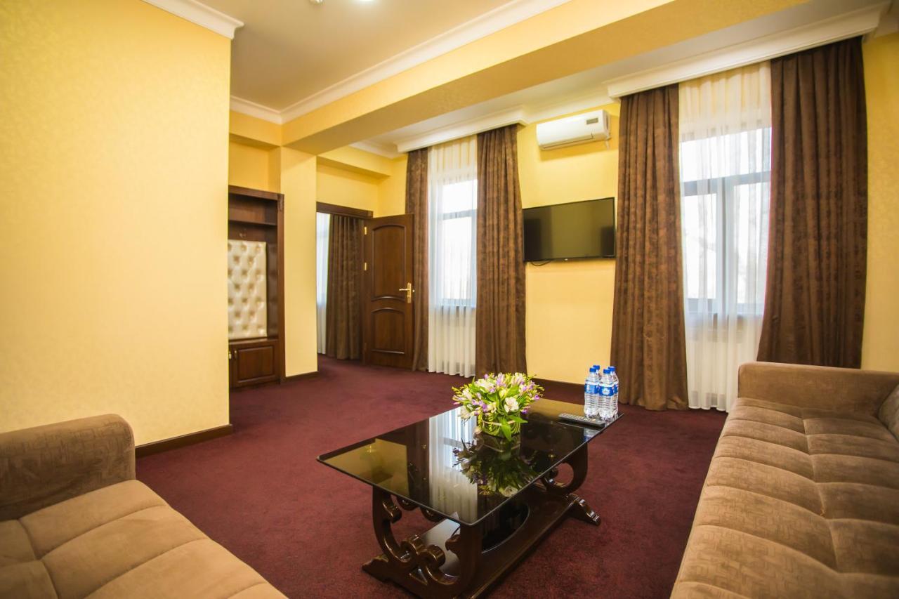 Hotel Grand Capital Tashkent Ngoại thất bức ảnh