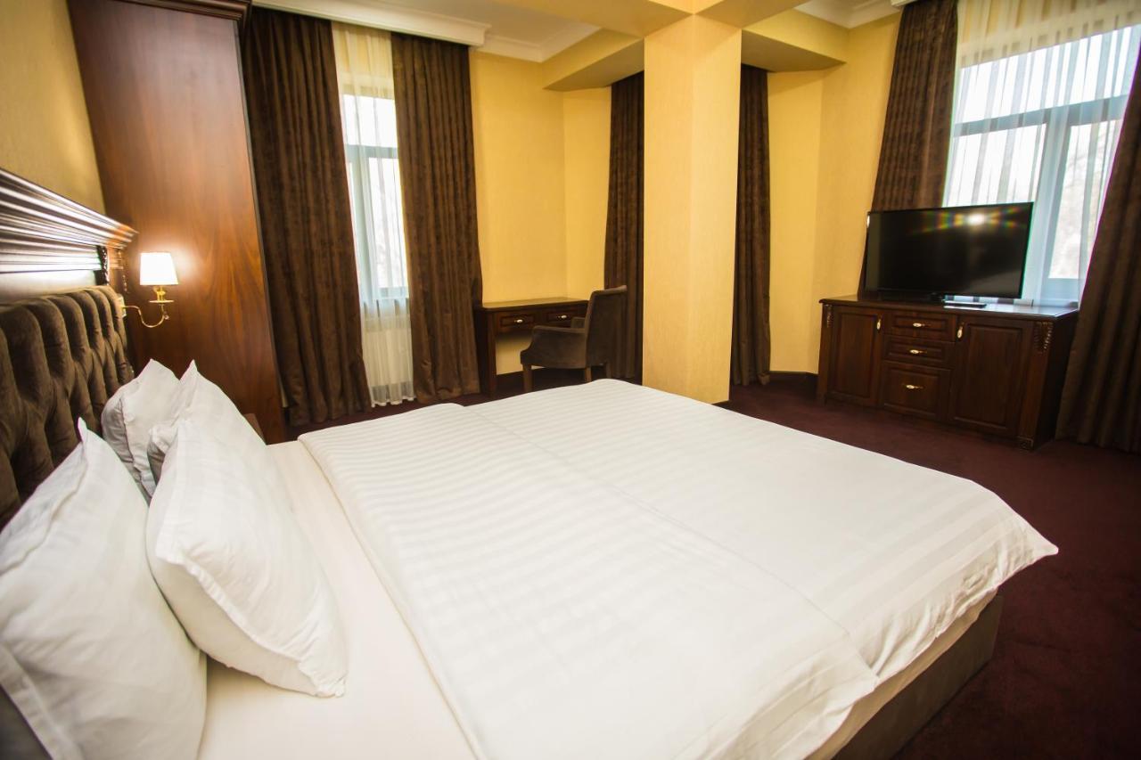 Hotel Grand Capital Tashkent Ngoại thất bức ảnh